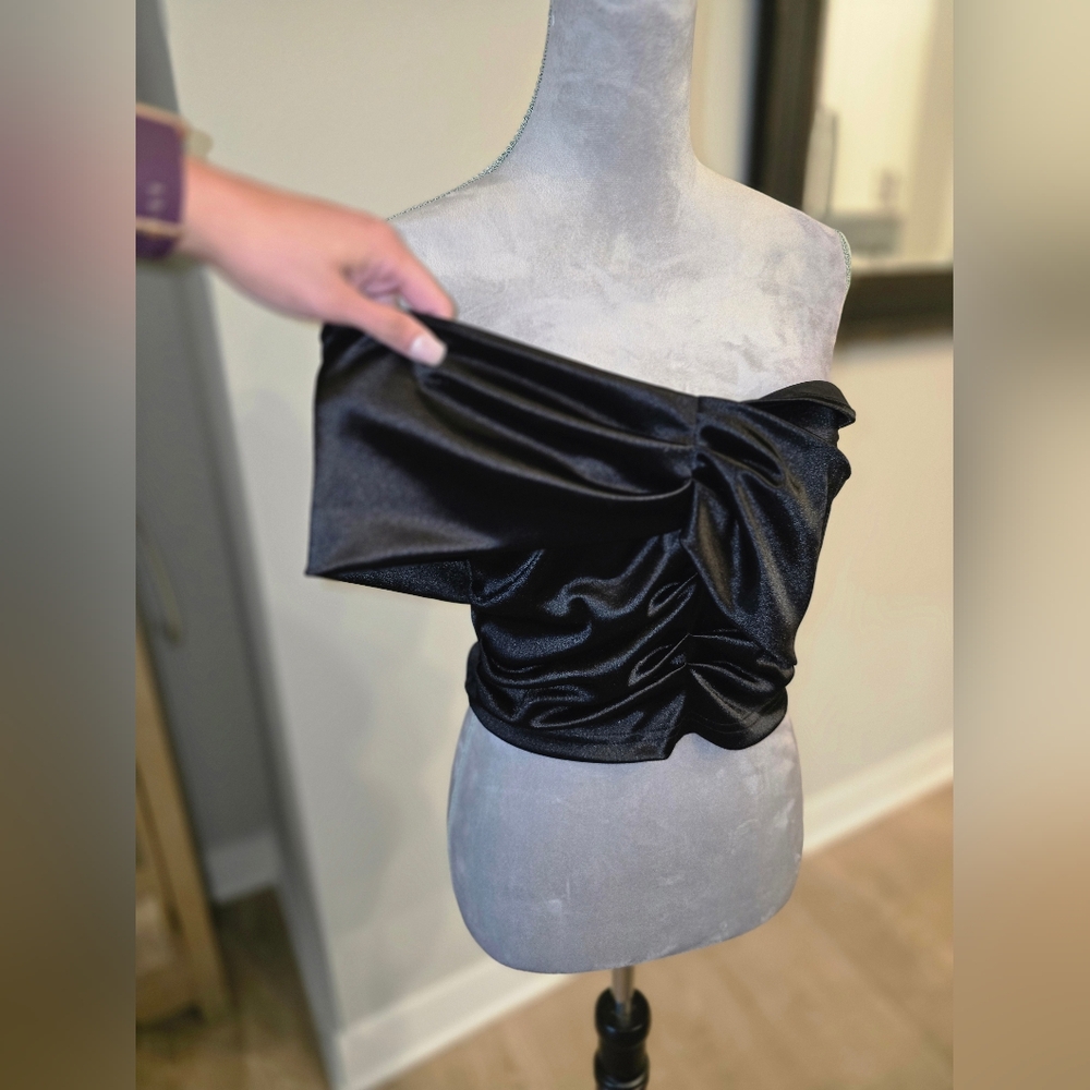 Off Shoulder Ruched Satin Top - Picture 6 of 6